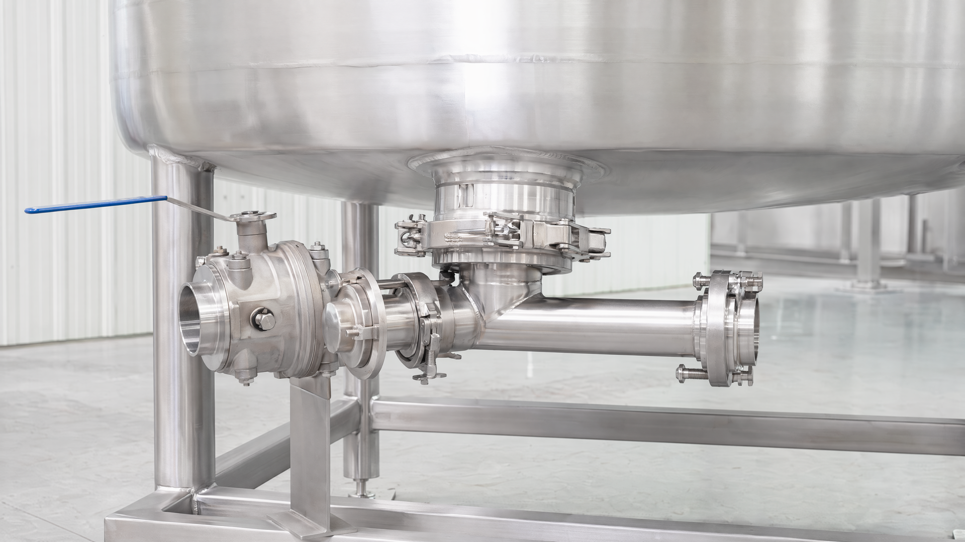 Connected valve and agreed tank interface assembly