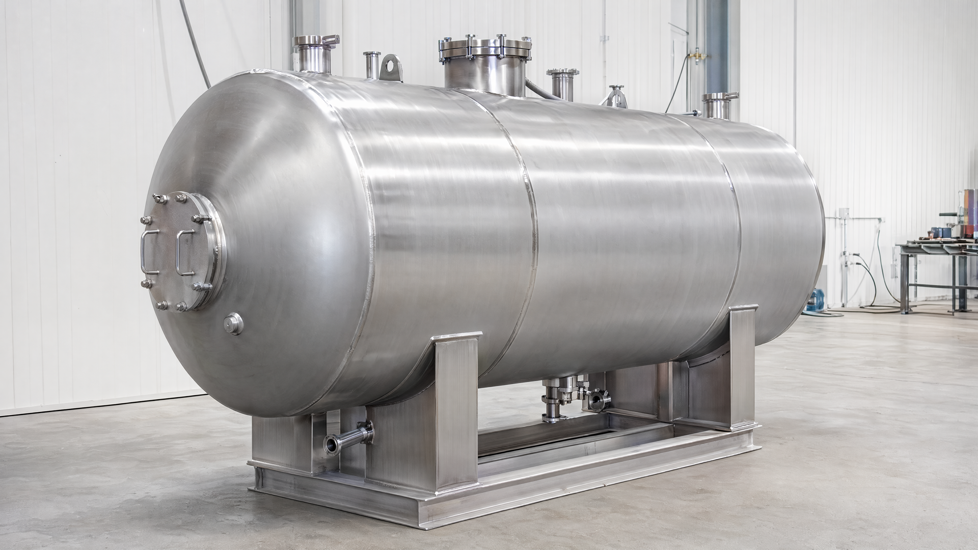 Completed horizontal tank in protected finished condition